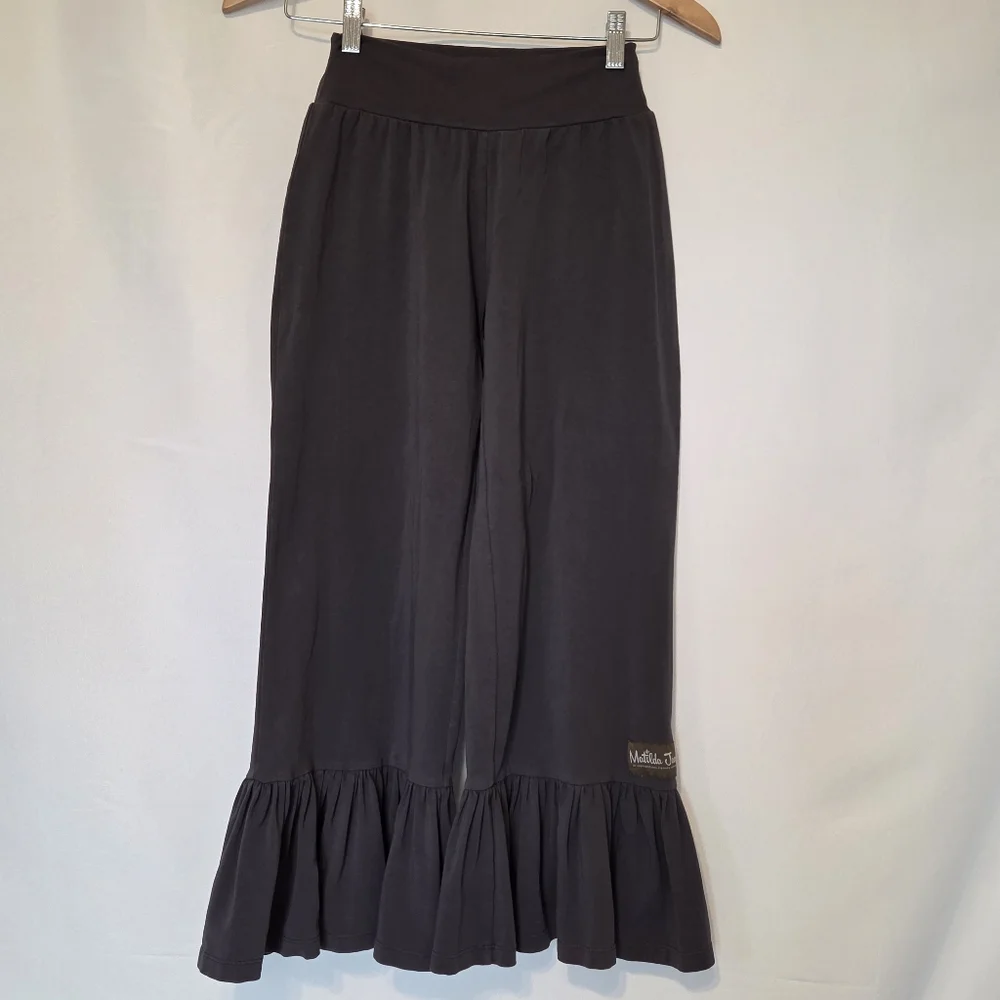 Matilda Jane Womens Gray Big Ruffle Pants Capris XS - Picture 2 of 12